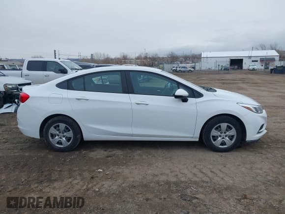 ✅ 2017 Chevrolet Cruze LS • VIN: 1G1BC5SM7H7140622 • Lot: 41725637. Listed on IAAI with 137,089 mi. Free auction sales archive from the USA and detailed vehicle history report at DreamBid. Image 13.