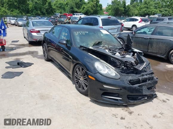 ✅ 2016 Porsche Panamera 4 • VIN: WP0AA2A75GL006121 • Лот: 42471694. Опубликован ранее на IAAI с пробегом 22 143 миль. Бесплатный доступ к архиву аукционных продаж из США и подробный отчёт об истории автомобиля на DreamBid. Изображение 1.