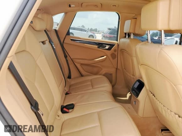 ✅ 2015 Porsche Macan S • VIN: WP1AB2A58FLB50612 • Лот: 58099535. Опубликован ранее на Copart с пробегом 93 425 миль. Бесплатный доступ к архиву аукционных продаж из США и подробный отчёт об истории автомобиля на DreamBid. Изображение 11.