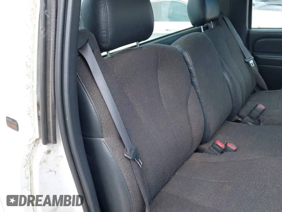 ✅ 2000 Chevrolet Silverado 1500 • VIN: 1GCEC14W8YZ321924 • Lot: 43156206. Wystawiony na IAAI z przebiegiem 134 081 mil mil. Skorzystaj z bezpłatnego archiwum sprzedaży aukcyjnych z USA i zobacz szczegółowy raport historii pojazdu na DreamBid. Zdjęcie 8.