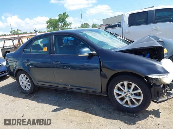 ✅ 2010 Volkswagen Jetta Limited Edition • VIN: 3VWRX7AJ9AM037465 • Lot: 42564900. Listed on IAAI with 144,927 mi. Free auction sales archive from the USA and detailed vehicle history report at DreamBid. Image 13.