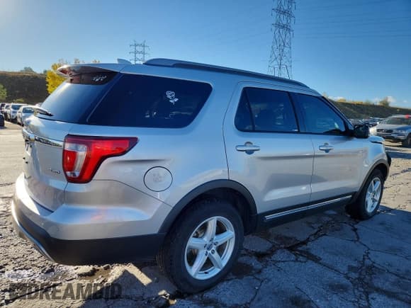 ✅ 2017 Ford Explorer XLT • VIN: 1FM5K8D81HGD08064 • Lot: 87408175. Wystawiony na Copart z przebiegiem 91 076 mil. Bezpłatny archiwum sprzedaży aukcyjnych z USA i szczegółowy raport historii pojazdu na DreamBid. Zdjęcie 3.