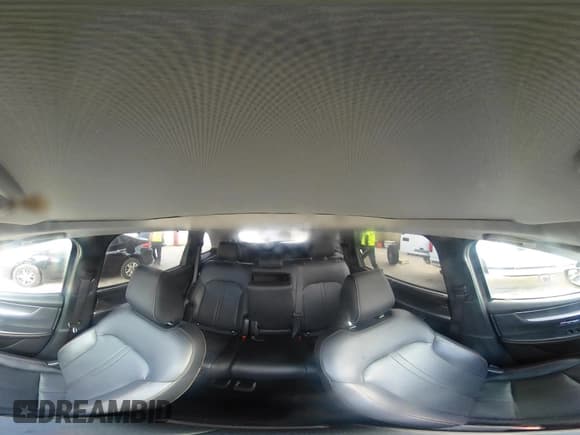 ✅ 2024 Mazda CX-90 Preferred • VIN: JM3KKBHD4R1183147 • Lot: 43486584. Wystawiony na IAAI z przebiegiem 33 747 mil. Bezpłatny archiwum sprzedaży aukcyjnych z USA i szczegółowy raport historii pojazdu na DreamBid. Zdjęcie 19.