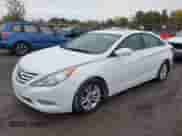 2013 Hyundai Sonata GLS z VIN 5NPEB4AC3DH568395, wystawiony jako IAAI lot #43452613 z przebiegiem 79 658 mil mil oraz . Historia ofert i sprzedaży dostępna na DreamBid. Obrazek 2.