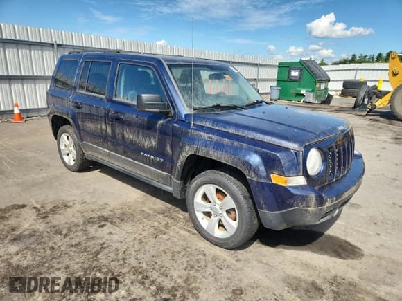 ✅ 2012 Jeep Patriot Latitude • VIN: 1C4NJRFB8CD638073 • Lot: 68450365. Listed on Copart with 72,573 mi. Free auction sales archive from the USA and detailed vehicle history report at DreamBid. Image 4.