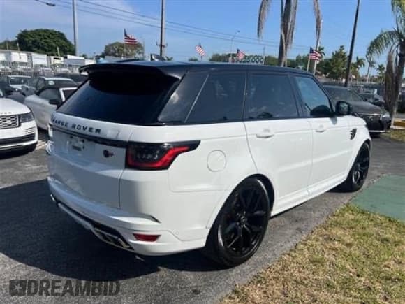 ✅ 2022 Land Rover Range Rover Sport SVR • VIN: SALWZ2RE6NA244093 • Lot: 59608885. Listed on Copart with 9,485 mi. Free auction sales archive from the USA and detailed vehicle history report at DreamBid. Image 4.