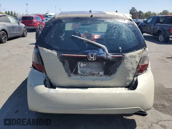 ✅ 2011 Honda Fit Sport • VIN: JHMGE8H66BS002607 • Лот: 67687245. Опубликован ранее на Copart с пробегом 115 654 миль. Бесплатный доступ к архиву аукционных продаж из США и подробный отчёт об истории автомобиля на DreamBid. Изображение 6.