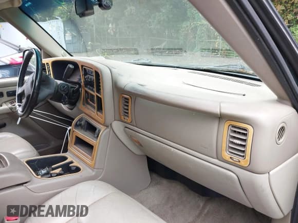 ✅ 2003 Chevrolet Suburban LT • VIN: 3GNGK26GX3G141660 • Лот: 43217024. Опубликован ранее на IAAI с пробегом 137 822 миль. Бесплатный доступ к архиву аукционных продаж из США и подробный отчёт об истории автомобиля на DreamBid. Изображение 5.