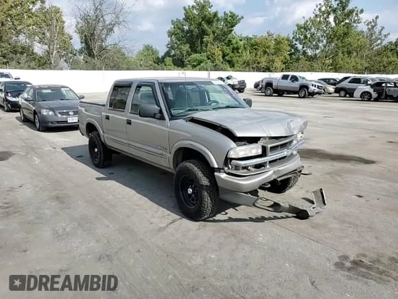 ✅ 2003 Chevrolet S-10 LS • VIN: 1GCDT13X83K186905 • Лот: 72262374. Опубликован ранее на Copart с пробегом 222 081 миль. Бесплатный доступ к архиву аукционных продаж из США и подробный отчёт об истории автомобиля на DreamBid. Изображение 10.