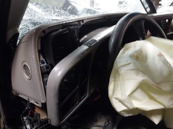 ✅ 2006 Chevrolet Silverado 2500HD LT1 • VIN: 1GCHK23DX6F210487 • Lot: 40915744. Listed on IAAI with Not provided. Free auction sales archive from the USA and detailed vehicle history report at DreamBid. Image 15.