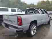 2005 Chevrolet Silverado 1500 LS с VIN 2GCEC19T751136086, выставлен на аукционе IAAI как лот 43235133 с пробегом Не указан миль и . История ставок и продаж доступна на DreamBid. Изображение 4.