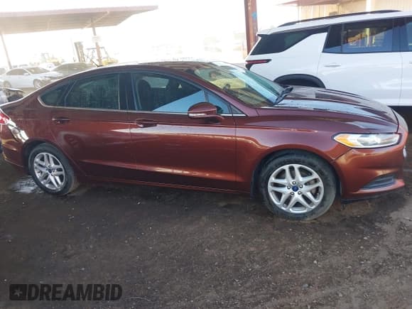 ✅ 2015 Ford Fusion SE • VIN: 3FA6P0HD6FR183772 • Lot: 43646414. Wystawiony na IAAI z przebiegiem 246 000 mil. Bezpłatny archiwum sprzedaży aukcyjnych z USA i szczegółowy raport historii pojazdu na DreamBid. Zdjęcie 13.