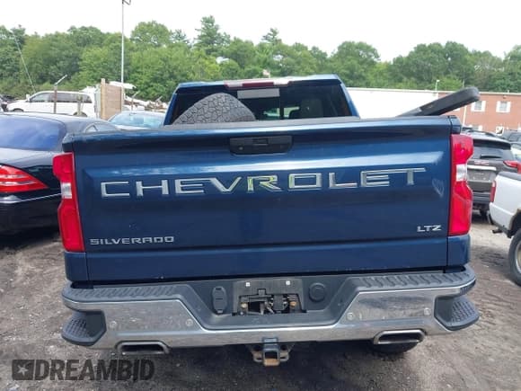 ✅ 2019 Chevrolet Silverado 1500 LTZ • VIN: 1GCUYGEDXKZ414643 • Lot: 42704779. Wystawiony na IAAI z przebiegiem 76 911 mil. Bezpłatny archiwum sprzedaży aukcyjnych z USA i szczegółowy raport historii pojazdu na DreamBid. Zdjęcie 16.