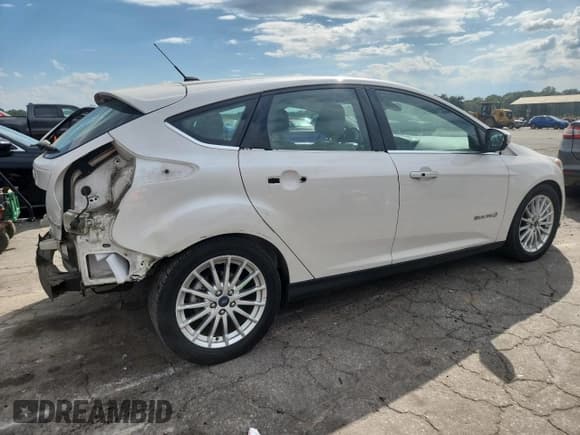 ✅ 2012 Ford Focus Electric • VIN: 1FAHP3R42CL442020 • Lot: 83999215. Wystawiony na Copart z przebiegiem 65 490 mil. Bezpłatny archiwum sprzedaży aukcyjnych z USA i szczegółowy raport historii pojazdu na DreamBid. Zdjęcie 3.