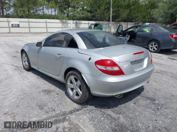 ✅ 2006 Mercedes-Benz SLK 280 • VIN: WDBWK54F36F095464 • Lot: 42377217. Listed on IAAI with 105,627 mi. Free auction sales archive from the USA and detailed vehicle history report at DreamBid. Image 3.