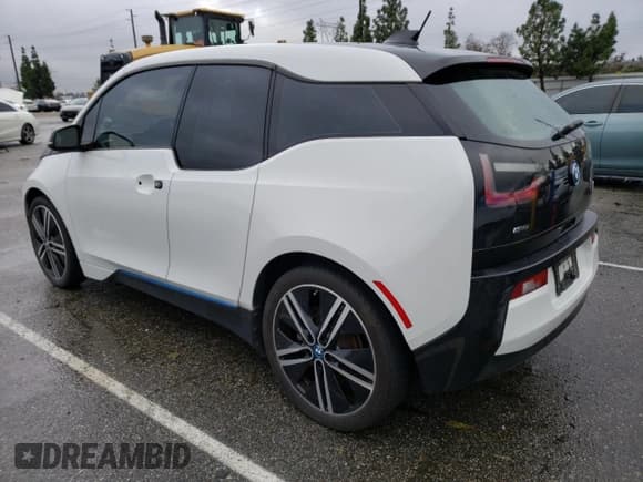✅ 2015 BMW i3 • VIN: WBY1Z4C51FV279042 • Лот: 44696583. Опубликован ранее на Copart с пробегом 51 610 миль. Бесплатный доступ к архиву аукционных продаж из США и подробный отчёт об истории автомобиля на DreamBid. Изображение 2.