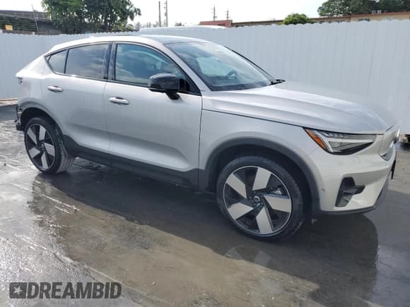 ✅ 2023 Volvo C40 Ultimate • VIN: YV4ED3GMXP2063073 • Lot: 50531494. Listed on Copart with 11,372 mi. Free auction sales archive from the USA and detailed vehicle history report at DreamBid. Image 4.