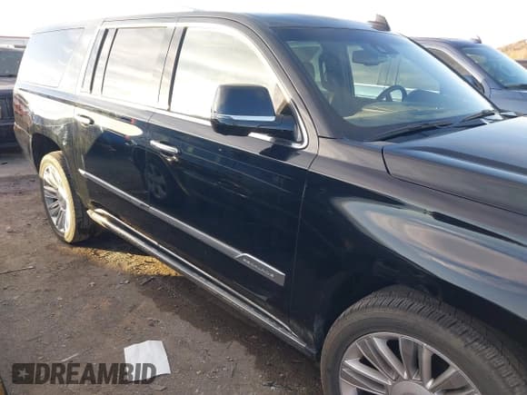 ✅ 2016 Cadillac Escalade ESV Platinum • VIN: 1GYS4KKJ8GR180567 • Лот: 43662605. Опубликован ранее на IAAI с пробегом 142 123 миль. Бесплатный доступ к архиву аукционных продаж из США и подробный отчёт об истории автомобиля на DreamBid. Изображение 6.