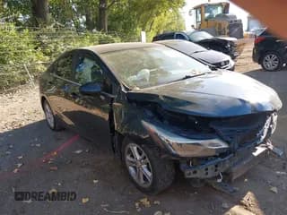 ✅ 2018 Chevrolet Cruze LT • VIN: 1G1BE5SMXJ7146074 • Lot: 43122738. Wystawiony na IAAI z przebiegiem 114 772 mil. Bezpłatny archiwum sprzedaży aukcyjnych z USA i szczegółowy raport historii pojazdu na DreamBid. Zdjęcie 1.