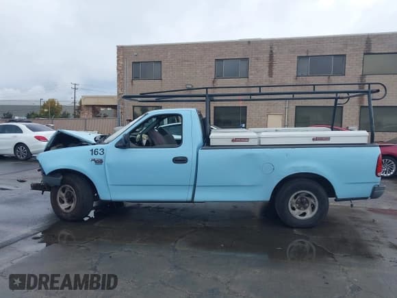 ✅ 2002 Ford F-150 XL • VIN: 1FTRF17W52KA32102 • Lot: 43752125. Wystawiony na IAAI z przebiegiem 303 926 mil. Bezpłatny archiwum sprzedaży aukcyjnych z USA i szczegółowy raport historii pojazdu na DreamBid. Zdjęcie 14.