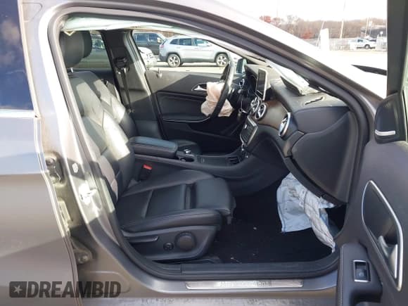 ✅ 2016 Mercedes-Benz GLA 250 • VIN: WDCTG4GB5GJ193140 • Lot: 43672862. Wystawiony na IAAI z przebiegiem 53 622 mil. Bezpłatny archiwum sprzedaży aukcyjnych z USA i szczegółowy raport historii pojazdu na DreamBid. Zdjęcie 5.