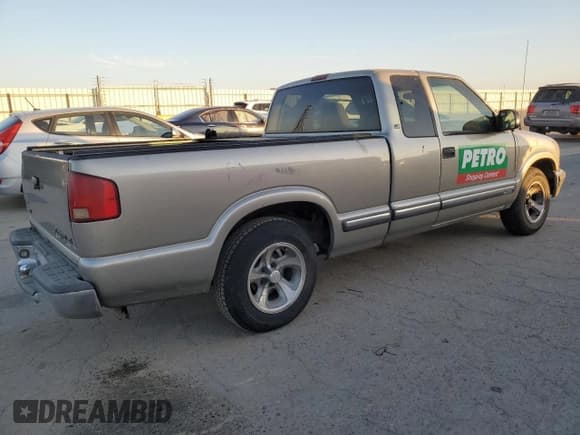 ✅ 2003 Chevrolet S-10 LS • VIN: 1GCCS19X438116921 • Лот: 88732285. Опубликован ранее на Copart с пробегом 128 030 миль. Бесплатный доступ к архиву аукционных продаж из США и подробный отчёт об истории автомобиля на DreamBid. Изображение 3.