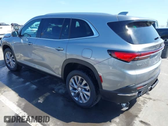 ✅ 2025 Buick Enclave Preferred • VIN: 5GAERARS3SJ136742 • Lot: 41986844. Wystawiony na IAAI z przebiegiem 670 mil. Bezpłatny archiwum sprzedaży aukcyjnych z USA i szczegółowy raport historii pojazdu na DreamBid. Zdjęcie 3.