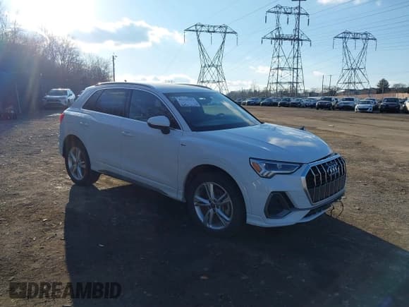 ✅ 2023 Audi Q3 S line Premium Plus • VIN: WA1EECF37P1025146 • Lot: 41520532. Wystawiony na IAAI z przebiegiem 36 717 mil. Bezpłatny archiwum sprzedaży aukcyjnych z USA i szczegółowy raport historii pojazdu na DreamBid. Zdjęcie 1.