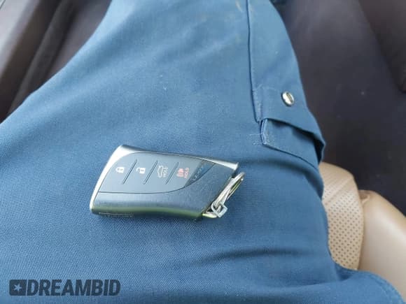 ✅ 2019 Lexus ES 350 • VIN: JTHBZ1B18K2002546 • Lot: 43336601. Wystawiony na IAAI z przebiegiem 63 634 mil. Bezpłatny archiwum sprzedaży aukcyjnych z USA i szczegółowy raport historii pojazdu na DreamBid. Zdjęcie 11.