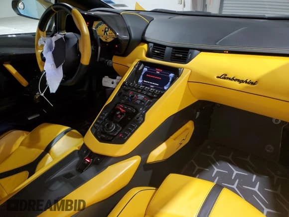 ✅ 2016 Lamborghini Aventador • VIN: ZHWUF3ZD1GLA04746 • Lot: 72341954. Listed on Copart with 28,077 mi. Free auction sales archive from the USA and detailed vehicle history report at DreamBid. Image 8.
