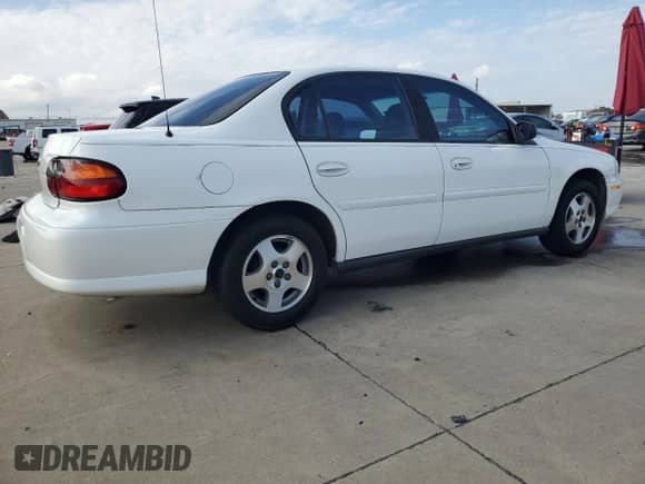 2002 Chevrolet Malibu with VIN 1G1ND52J72M643656, listed as a Copart auction lot 85376914 with 111,970 mi miles and Clean title. Bid and sale history available at DreamBid. Image 3.