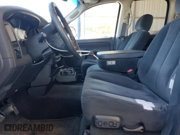 ✅ 2002 Dodge 1500 • VIN: 3D7HA18N52G113825 • Лот: 75800204. Опубликован ранее на Copart с пробегом 163 066 миль. Бесплатный доступ к архиву аукционных продаж из США и подробный отчёт об истории автомобиля на DreamBid. Изображение 7.