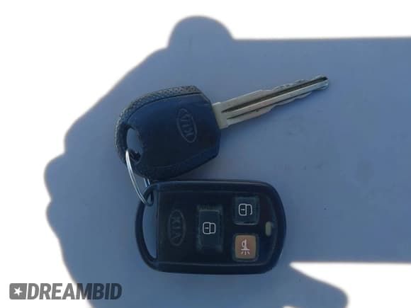 ✅ 2003 Kia Sedona LX • VIN: KNDUP131836369861 • Lot: 42188770. Listed on IAAI with 144,280 mi. Free auction sales archive from the USA and detailed vehicle history report at DreamBid. Image 11.