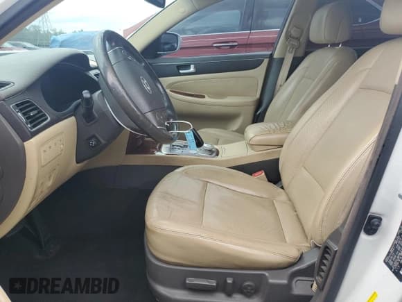 ✅ 2013 Hyundai Genesis 3.8L • VIN: KMHGC4DD9DU250308 • Lot: 59098725. Listed on Copart with 137,480 mi. Free auction sales archive from the USA and detailed vehicle history report at DreamBid. Image 7.