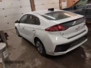 ✅ 2017 Hyundai Ioniq Blue • VIN: KMHC65LC8HU031317 • Lot: 41417212. Wystawiony na IAAI z przebiegiem 119 503 mil. Bezpłatny archiwum sprzedaży aukcyjnych z USA i szczegółowy raport historii pojazdu na DreamBid. Zdjęcie 3.