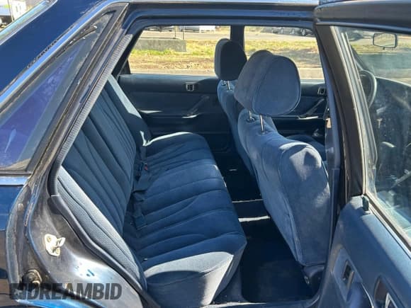 ✅ 1987 Toyota Camry • VIN: JT2SV22F2H3016128 • Lot: 87458365. Wystawiony na Copart z przebiegiem 261 323 mil. Bezpłatny archiwum sprzedaży aukcyjnych z USA i szczegółowy raport historii pojazdu na DreamBid. Zdjęcie 6.