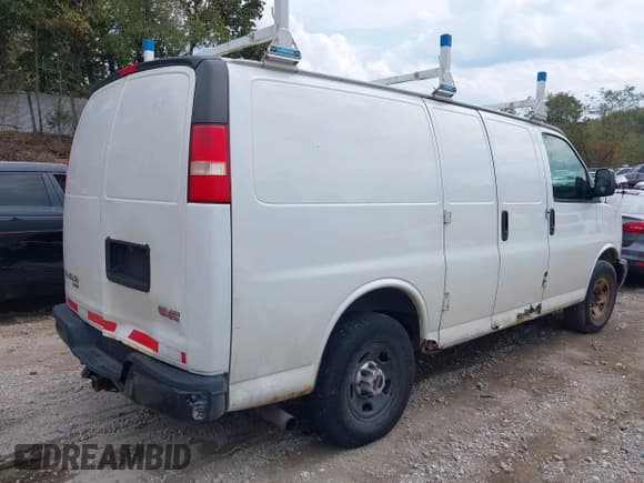 ✅ 2012 GMC Savana • VIN: 1GTW7FBG2C1145185 • Lot: 43271115. Listed on IAAI with 238,924 mi. Free auction sales archive from the USA and detailed vehicle history report at DreamBid. Image 4.