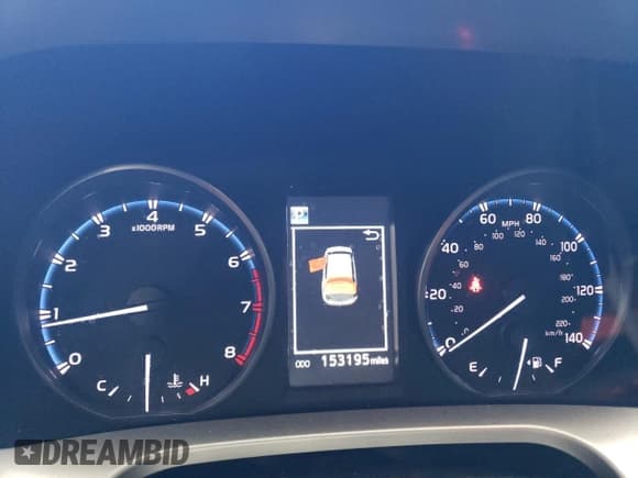 ✅ 2017 Toyota RAV4 XLE • VIN: JTMRFREV3HJ127426 • Lot: 86816365. Listed on Copart with 153,195 mi. Free auction sales archive from the USA and detailed vehicle history report at DreamBid. Image 9.