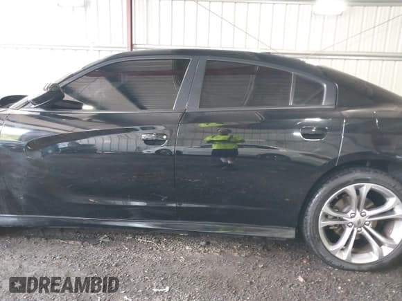 ✅ 2022 Dodge Charger R/T • VIN: 2C3CDXCT2NH109826 • Lot: 43290220. Wystawiony na IAAI z przebiegiem 86 976 mil. Bezpłatny archiwum sprzedaży aukcyjnych z USA i szczegółowy raport historii pojazdu na DreamBid. Zdjęcie 14.