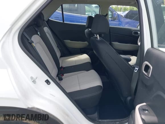 ✅ 2024 Hyundai Venue SEL • VIN: KMHRC8A38RU313756 • Lot: 42221213. Listed on IAAI with 40,905 mi. Free auction sales archive from the USA and detailed vehicle history report at DreamBid. Image 8.