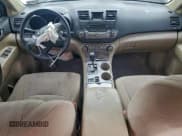 ✅ 2008 Toyota Highlander Sport • VIN: JTEES43A482045157 • Лот: 94243495. Опубликован ранее на Copart с пробегом Не указан. Бесплатный доступ к архиву аукционных продаж из США и подробный отчёт об истории автомобиля на DreamBid. Изображение 8.