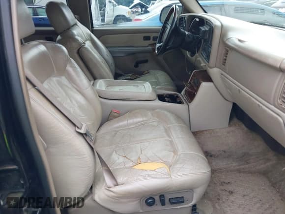 ✅ 2001 Chevrolet Suburban LS • VIN: 1GNEC16T21J217198 • Лот: 41779416. Опубликован ранее на IAAI с пробегом 306 172 миль. Бесплатный доступ к архиву аукционных продаж из США и подробный отчёт об истории автомобиля на DreamBid. Изображение 5.