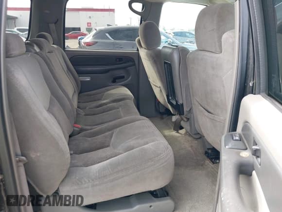 ✅ 2003 Chevrolet Suburban LS • VIN: 3GNEC16T03G334122 • Lot: 41860521. Wystawiony na IAAI z przebiegiem 195 648 mil. Bezpłatny archiwum sprzedaży aukcyjnych z USA i szczegółowy raport historii pojazdu na DreamBid. Zdjęcie 8.