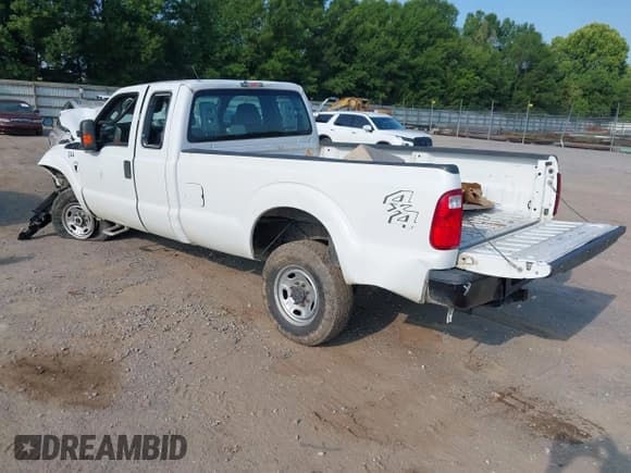 ✅ 2012 Ford F-250 XL • VIN: 1FT7X2B64CEC70511 • Lot: 42637624. Wystawiony na IAAI z przebiegiem 252 372 mil. Bezpłatny archiwum sprzedaży aukcyjnych z USA i szczegółowy raport historii pojazdu na DreamBid. Zdjęcie 3.