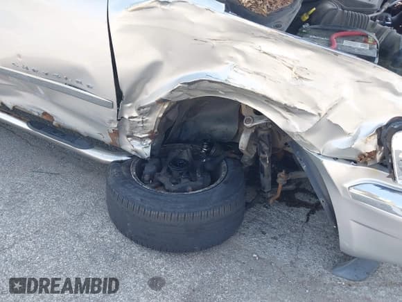 ✅ 2008 Chrysler Aspen Limited • VIN: 1A8HW58N18F105095 • Lot: 43006240. Listed on IAAI with 202,311 mi. Free auction sales archive from the USA and detailed vehicle history report at DreamBid. Image 6.