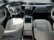 ✅ 2024 Audi Q8 e-tron • VIN: WA1DABGE7RB005395 • Лот: 53782745. Опубликован ранее на Copart с пробегом 6 989 миль. Бесплатный доступ к архиву аукционных продаж из США и подробный отчёт об истории автомобиля на DreamBid. Изображение 8.