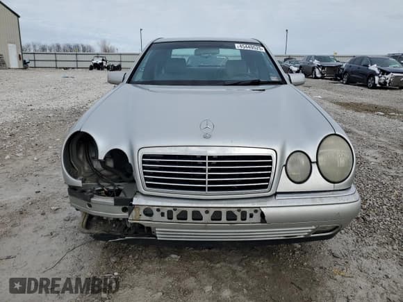 ✅ 1996 Mercedes-Benz E 320 • VIN: WDBJF20F9TJ003169 • Lot: 45449525. Listed on Copart with 171,754 mi. Free auction sales archive from the USA and detailed vehicle history report at DreamBid. Image 5.
