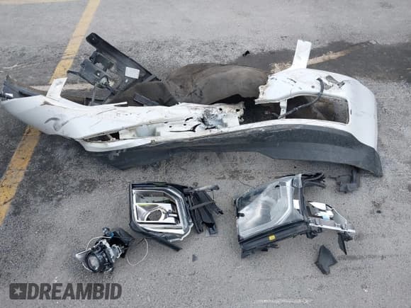 ✅ 2016 GMC Yukon XL Denali • VIN: 1GKS2HKJ6GR186256 • Lot: 43524346. Listed on IAAI with 146,960 mi. Free auction sales archive from the USA and detailed vehicle history report at DreamBid. Image 12.