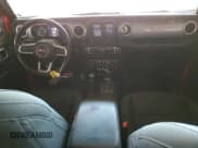 ✅ 2020 Jeep Wrangler Unlimited Sahara Altitude • VIN: 1C4HJXEN8LW268874 • Lot: 58557845. Wystawiony na Copart z przebiegiem 77 708 mil. Bezpłatny archiwum sprzedaży aukcyjnych z USA i szczegółowy raport historii pojazdu na DreamBid. Zdjęcie 8.