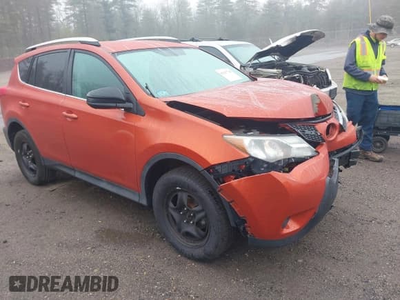 ✅ 2015 Toyota RAV4 LE • VIN: 2T3BFREV9FW402295 • Lot: 42167730. Listed on IAAI with 112,398 mi. Free auction sales archive from the USA and detailed vehicle history report at DreamBid. Image 1.